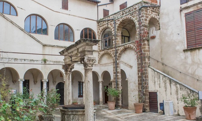 Pitigliano House | SLEEP IN THE CASTLE