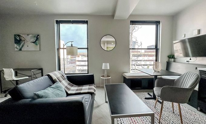 Downtown Springfield Apartment | Sleepover: 1BD/1BA Studio Next to Gillioz - Downtown Springfield