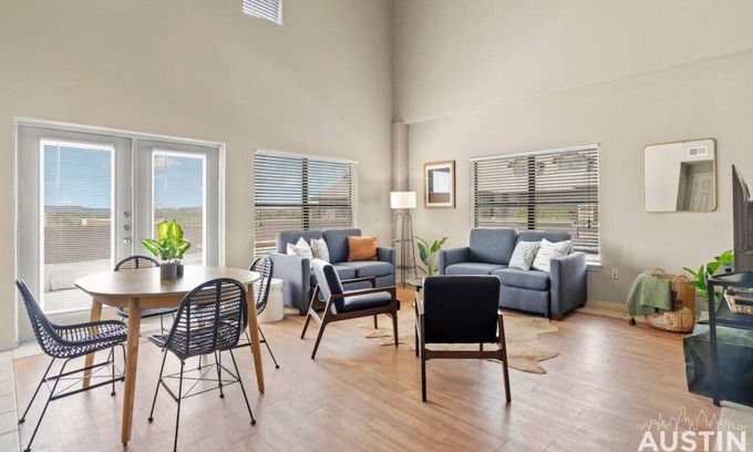 West Campus Apartment | Sleeps 12 - Spacious West Campus Apt w Huge Patio!