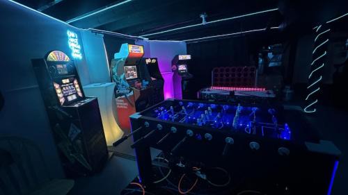 South Austin House | Sleeps 18 6BR Gym, Game Room and Theater