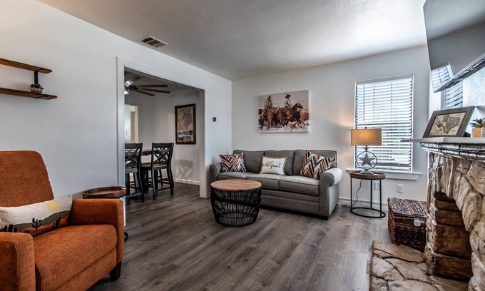 Bay Area House | Sleeps 18 - Seaside Serenity Dual Dwellings for Family & Frie