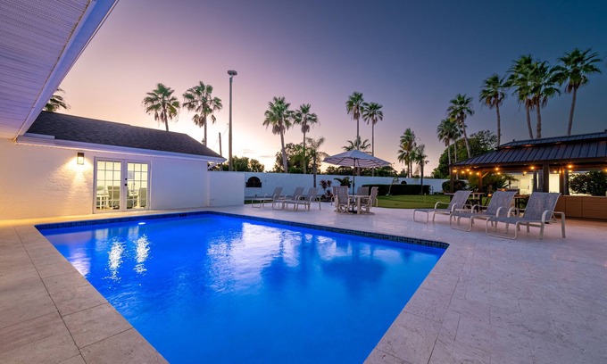 Palma Sola House | ⚓Sleeps 23! 2 Houses on 1 Acre, Min to AMI Beaches!⚓⛳