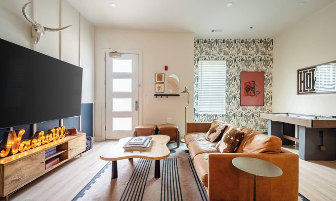 Five Points House | Sleeps 24, 2 Units | Mins to Downtown | Outrider by AvantStay
