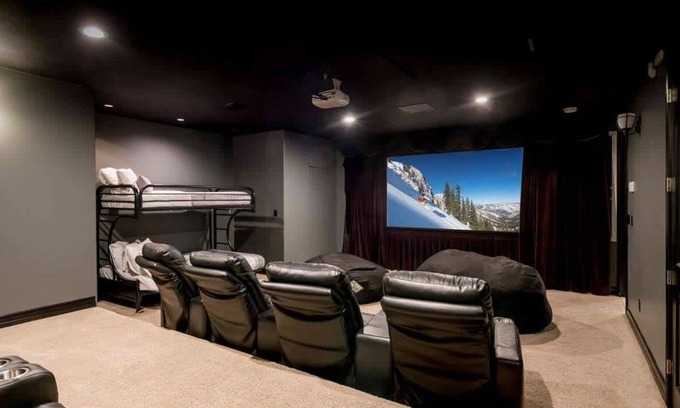 Millcreek House | Sleeps 25 A+Location*Pets *Theater *Hot tub *Games