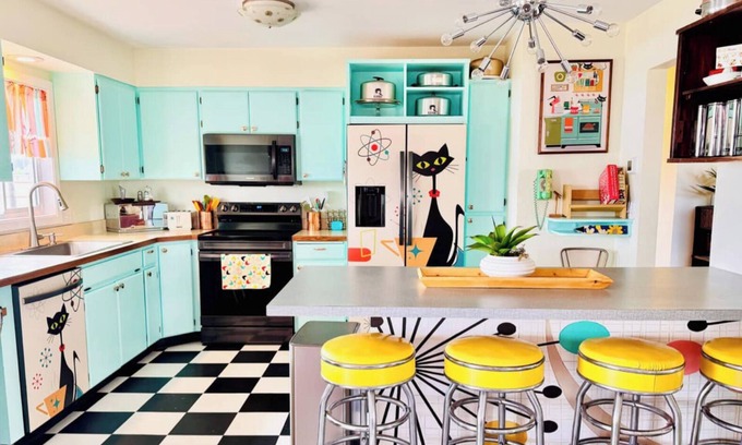 Post Falls House | Sleeps 25, Swimming pool, pickleball, hot tub, arcade, basketball, playground