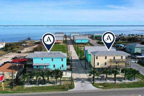 Flour Bluff House | Sleeps 31 2 Homes w Boat Dock Waterfront Pool Laguna Village Getaway