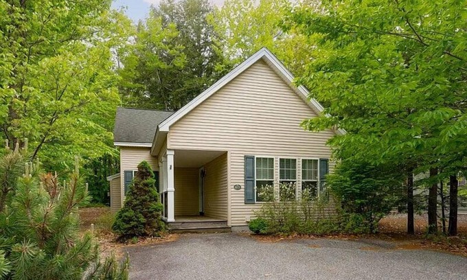 South Casco House | Sleeps 6 at Point Sebago Resort and Golf Course