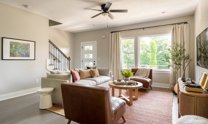 Talbot's Corner House | Sleeps 74 | 8 Nash Homes, 21 Bedrooms + Near Broadway | Cherokee by AvantStay