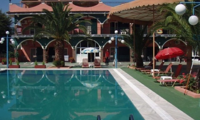 Vassilatika Apartment | Slef catering, serene Studio for 4 with shared Pool 5m drive from the beach