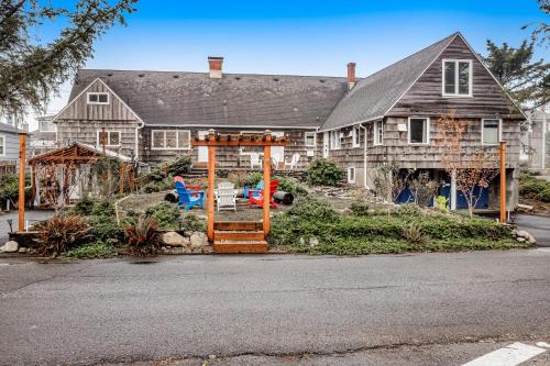 Seaside House | Slice of Life