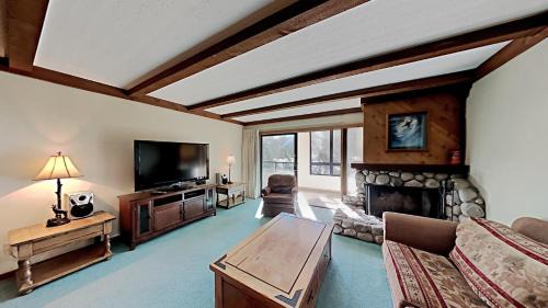 Mammoth Lakes Apartment | Slopeside 1849 Condos - Comfortable 3 BR Condos with Full Kitchens
