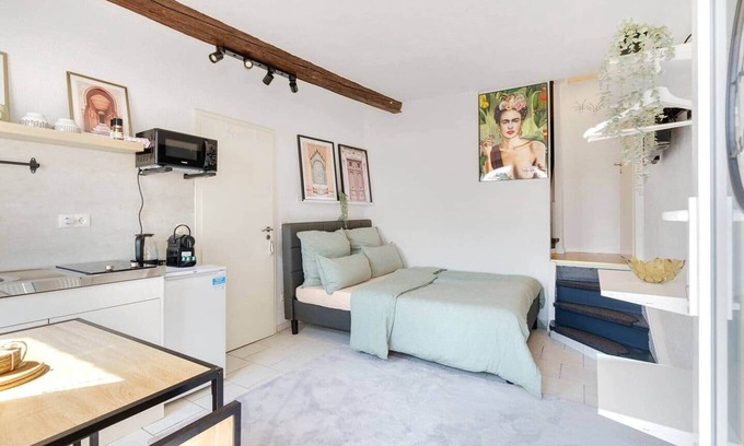 Neuwied Apartment | Small apartment with large terrace overlooking the Rhine