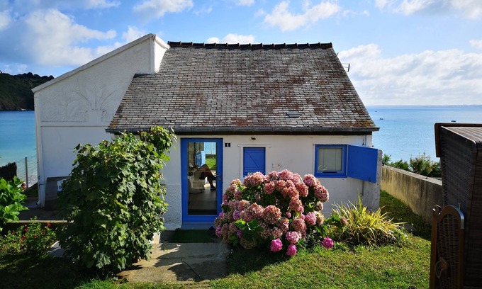 Plerin House | Small house facing the sea, exceptional view of the bay, like on a boat