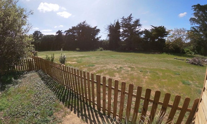 Le Bois-Plage-en-Re House | Small house in the woods 800m from the beach.