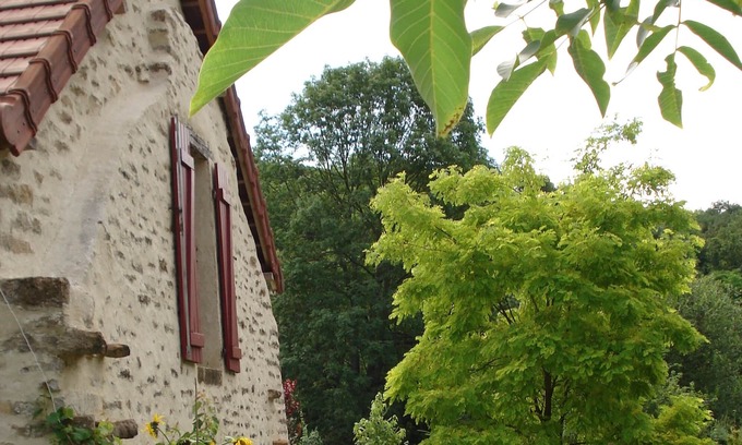 Talcy House | Small independent hunting lodge, courtyard and green space