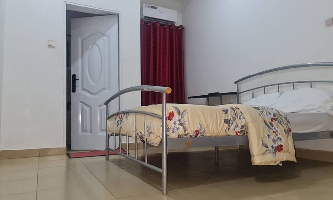 Abuja Apartment | Smart 3-bedroom apartment with fast WiFi and 24 hour electricity.