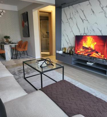 Thompson Estate Apartment | Smart Castles Leo