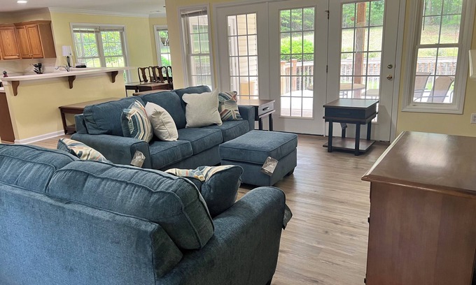 North Shore House | Smith Mountain Lake Area