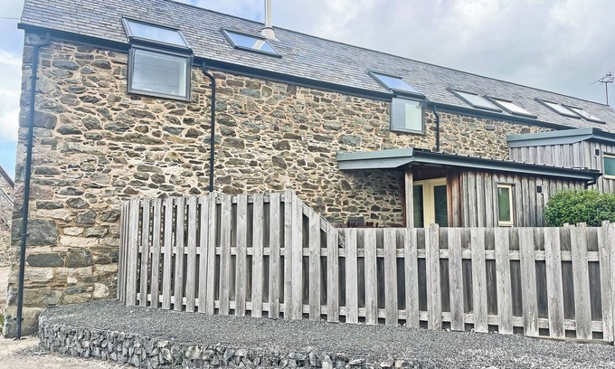 Rhyd-y-foel Cottage | Smithy Barn - HW7592