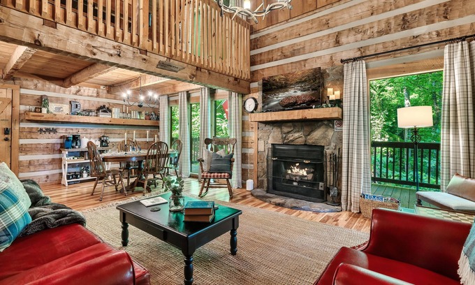 Pigeon Forge Cabin | Smoky Mountain Log Cabin King & Queen beds Coffee Bar Hot Tub Pool table