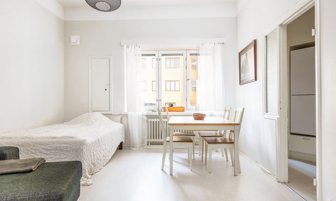 Punavuori Apartment | Smooth & Simple WeHost @Pursimiehenkatu