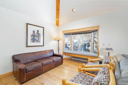 Telluride Apartment | Smuggler E