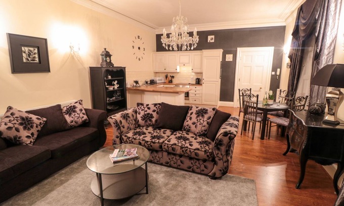 Briggswath Cottage | SNEATON HALL APARTMENT 4, romantic, luxury holiday cottage in Sneaton