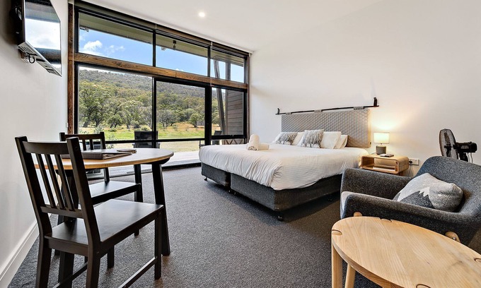 Crackenback Apartment | Snohus 2 - Studio unit in Crackenback, perfect for couples.