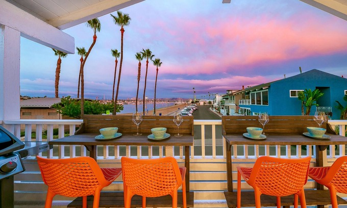 Balboa Peninsula House | Snowbird-friendly waterfront oasis near golf with beach access, balcony, & W/D
