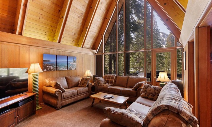 Alpine Meadows House | Snowy Paws - Pet Friendly - Alpine Meadows - Amazing views, close to slopes