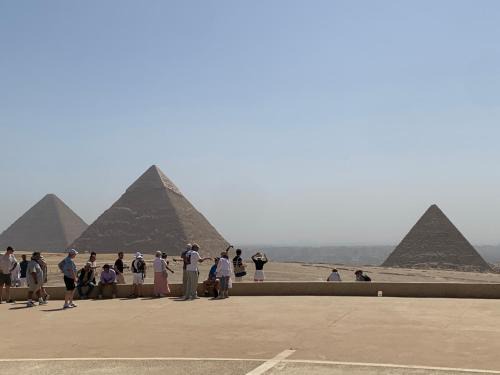 Shurtah al-Dakhlah Hotel | Snug Pyramids Lodge
