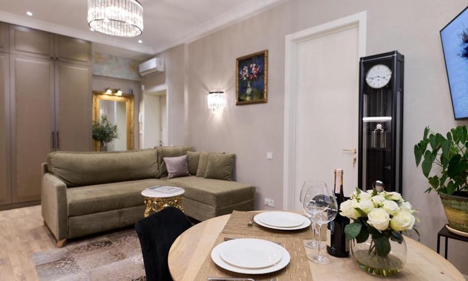 Zakharova-Pulikhova Apartment | SO Home apt in the heart of downtown (NEW)