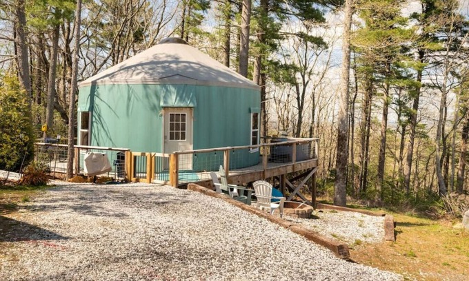 Fancy Gap Cottage | Soak in the Hot Tub & View the Stars @ "Starlight Yurt"
