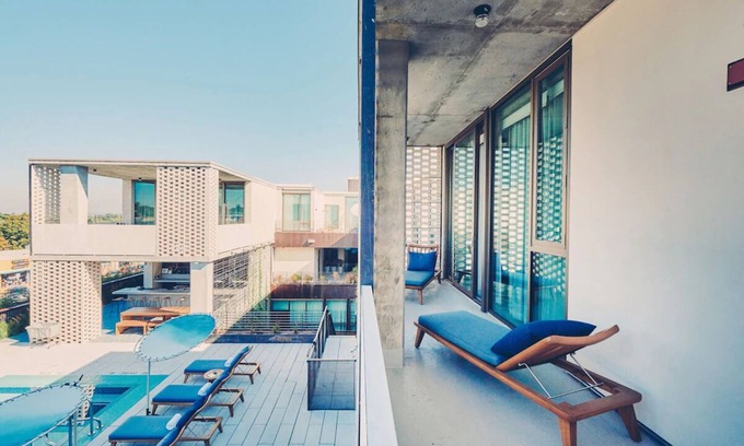 Bouldin Hotel | Soaking Tub & Balcony in South Congress Hotel Suite