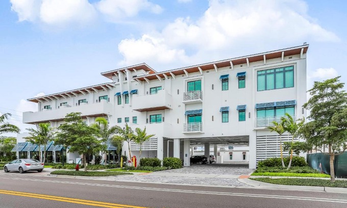 Old Naples Hotel | SoCe Flats 209