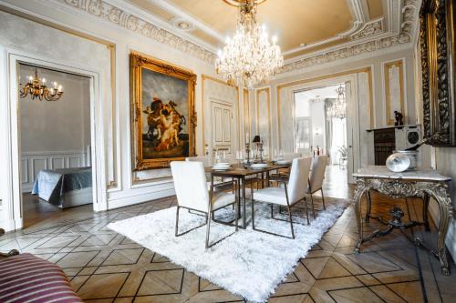 Hohenfelde Apartment | Soirée Villa - Elegant Stay with Garden and Party Room
