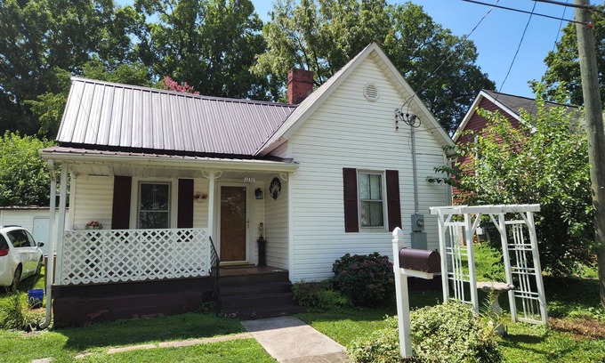Knoxville House | SoKno Granny's House , cozy 1 bedroom cottage