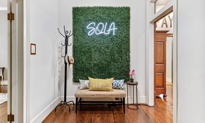 Lafayette House | Sola House · Southern Louisiana charm w/backyard paradise