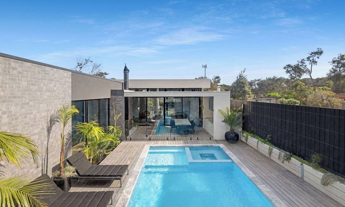 Blairgowrie House | Solace by the Bay: 5 BR, 3 BA in Blairgowrie, Sleeps 10