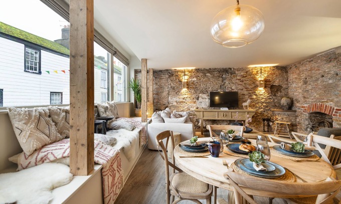 Totnes Cottage | Solace | Finest Stays
