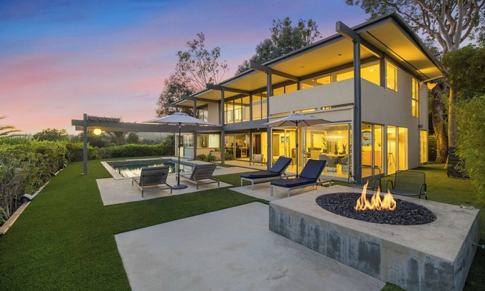 Beverly Hills House | Solara Point - Sunset to Skyline With Pool & Epic Views