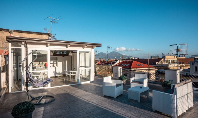 Naples City Centre Bed & Breakfast | Solarium al Duomo - Suite 3 by Wonderful Italy