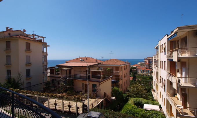 Sanremo Hotel | Solaro 53 Apartments