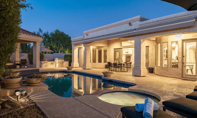 Sonoran Hills House | Solstice by AvantStay Contemporary Oasis w/ Pool, Spa & Bar in Gated Community