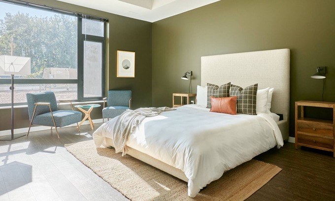 University Park Apartment | Sonder at University Park | Studio Apartment