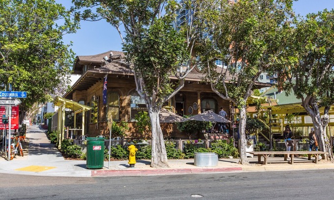 Downtown San Diego Apartment | Sonder | State Suites | Lively Studio