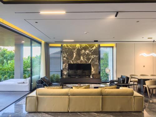 Ngu Hanh Son Villa | Song Cat Villa 62AT- New pool sauna jaccuzzi villa