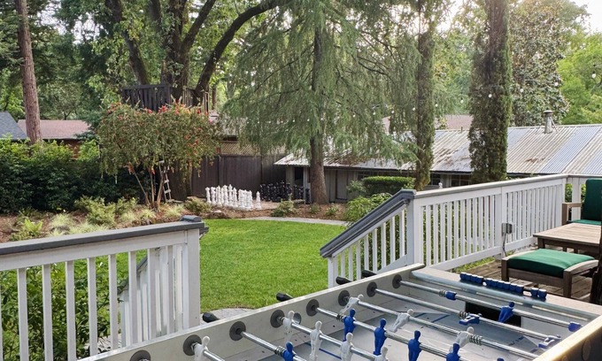 Sonoma House | Sonoma Luxury, Enchanting Sonoma Home, Walkable to the Square, Sleeps 10