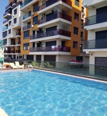 Constanta Apartment | SOPHIA LAKE VIEW SUITE