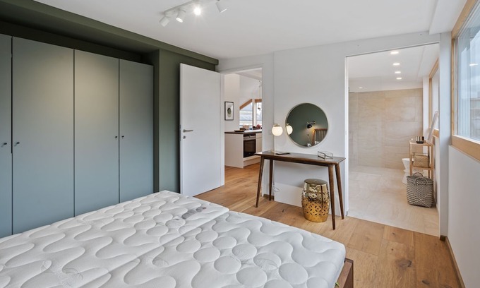 Bregenz Apartment | Sophisticated Apartment in Bregenz with Balcony